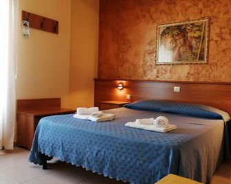 Hotel Il Vulcano - Tropea - Bedroom