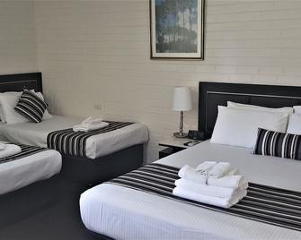 Hibiscus Lakeside Motel - Budgewoi - Bedroom