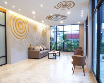Sans Hotel - Ratchaburi - Salónek