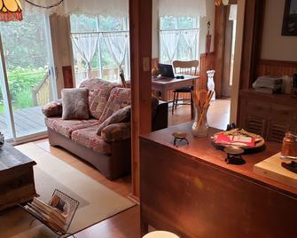 Chalet - Les Tourterelles - très agréable pour couple et famille . - Saint-Côme - Living room