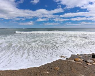 Simple condo with patio, kitchenette, & pool terrace - walk to area's beaches - Moody - Spiaggia