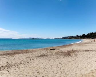 Apartment Le Cormoran by Interhome - Le Lavandou - Strand