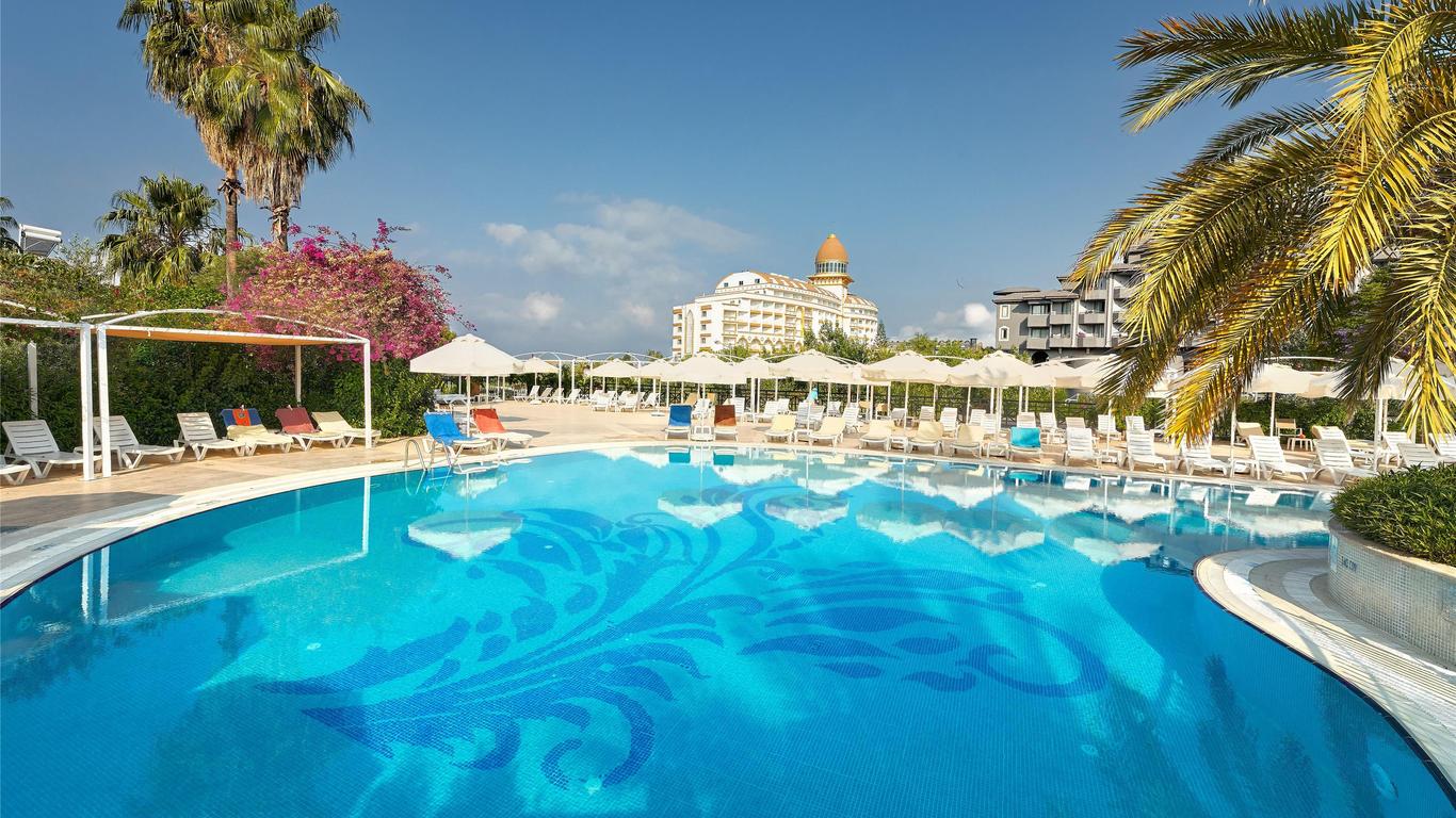 Corolla Hotel