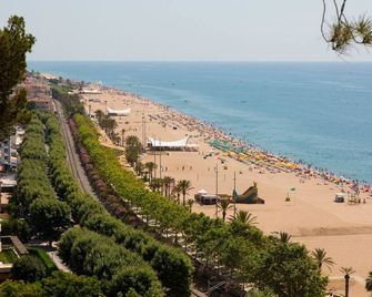 Camping Bungalows El Far - Calella - Παραλία