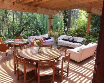 La Casa del Rio - Valle de Bravo - Patio