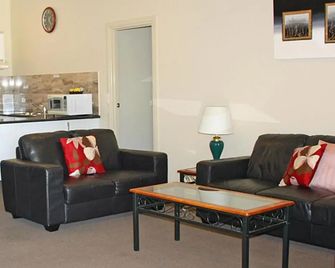 Aquarius Resort - Merimbula - Living room