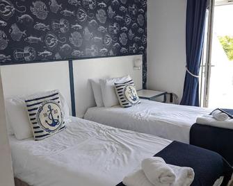 The Harbour Hotel - Cemaes Bay - Bedroom