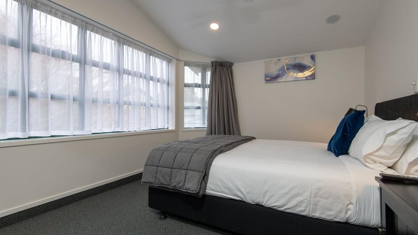 Cambridge Mews Motel
