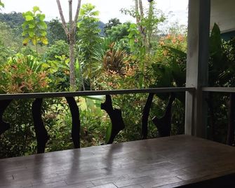 Baansuan Suksangob Farm Stay - Trang - Balkon
