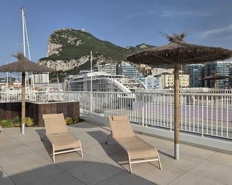 Luxury Marina Apartment, Pool, Views & Prime Location - Gibraltar - Balcony