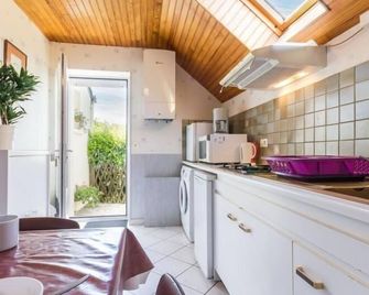 Location saisonnière: Gîte cosy avec jardin clos, proche plages et parc de Brière, wifi inclus! - FR-1-306-892 - Saint-André-des-Eaux - Cuisine