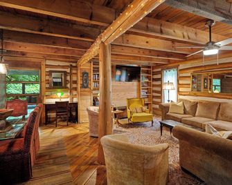 Spacious Cabin in Pisgah Forest. - Arden - Lounge