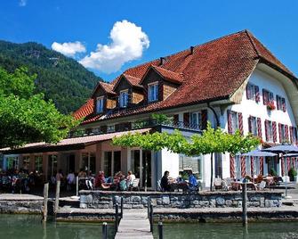 Neuhaus Golf- & Strandhotel - Interlaken - Building
