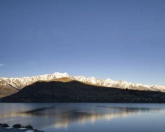 The Rees Hotel & Luxury Apartments - Queenstown - Building