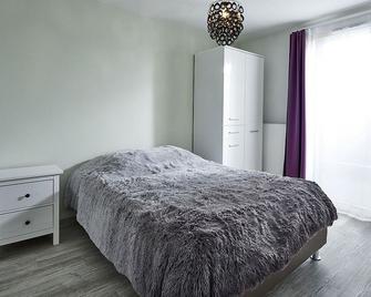 Airport Club Hotel - Blotzheim - Habitación