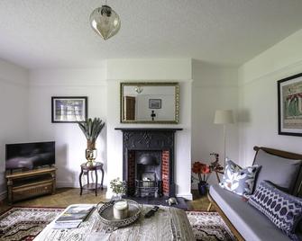 Duke of York Cottage, Port Sunlight - Birkenhead - Living room