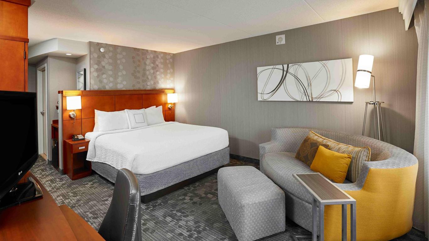 Courtyard by Marriott Toronto Brampton