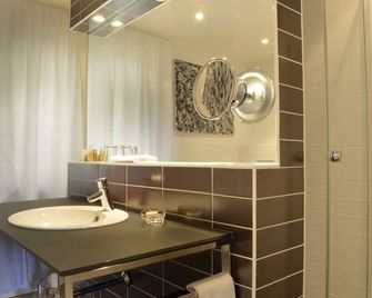 The Ambassador - Geneva - Bathroom
