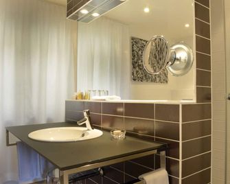 The Ambassador - Geneva - Bathroom