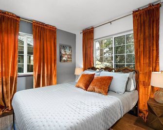 The Clubhouse - Springfield - Bedroom
