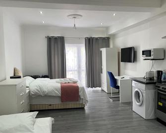 Starlet Property - Ilford - Bedroom