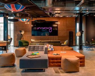 Moxy London Heathrow Airport - Hounslow - Lobby