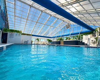 Bolero Resort - Wildwood