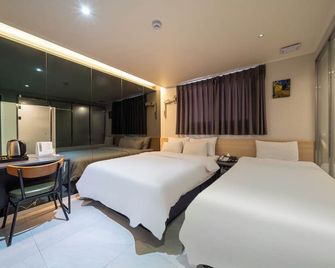 Mnlucky Hotel - סיאול - חדר שינה