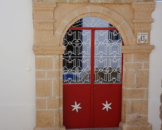 The red door in Koskinou - Koskinou