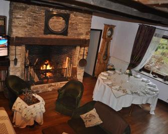 Superb farm for a nature stay -14 P- Heated swimming pool - Jumilhac-le-Grand - Restaurante