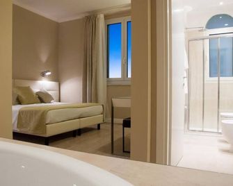 Hotel Universal - Livorno - Habitación