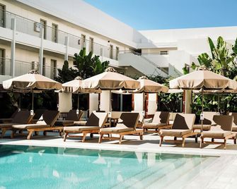 Nissi Park Hotel - איה נאפה - בריכה