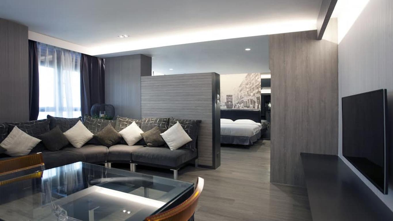 M1 North Point Hotel