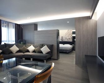 M1 North Point Hotel - Hong Kong - סלון