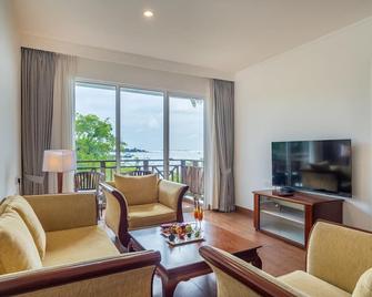 هولهول آيلاند هوتل - مال - غرفة معيشة