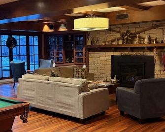 Mont-Tremblant - Château Beauvallon-Two Bedroom Suite - 몽트랑블랑 - 라운지