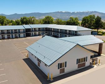 Super 8 by Wyndham Susanville - Susanville - Edificio