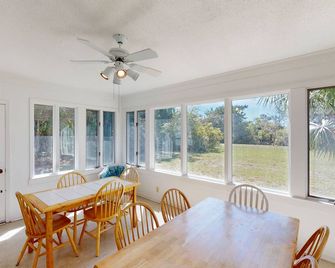 Atlantic Tabby Home - Jekyll Island - Dining room