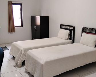 Wisma Anton Soedjarwo - Depok - Bedroom