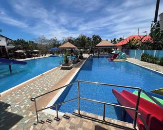 Pmg Islandscape Resort - Siquijor - Piscina