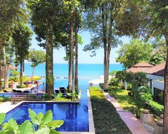 Chang Buri Resort & Koh Chang Hillside - Ko Chang