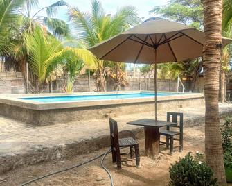 Guacamayo Bed & Breakfast - Mancora - Pool
