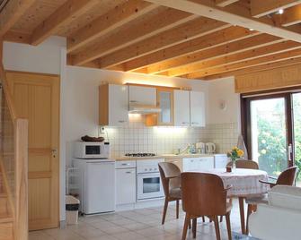 Wonderfully quiet holiday home surrounded by nature - Saint-Gal-sur-Sioule - Cocina