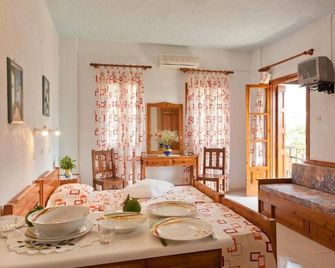 Sofia's Garden Studios - Skopelos - Comedor
