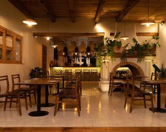 Hotel Sombra del Agua - סן קריסטובל דה לס קאסאס - בר