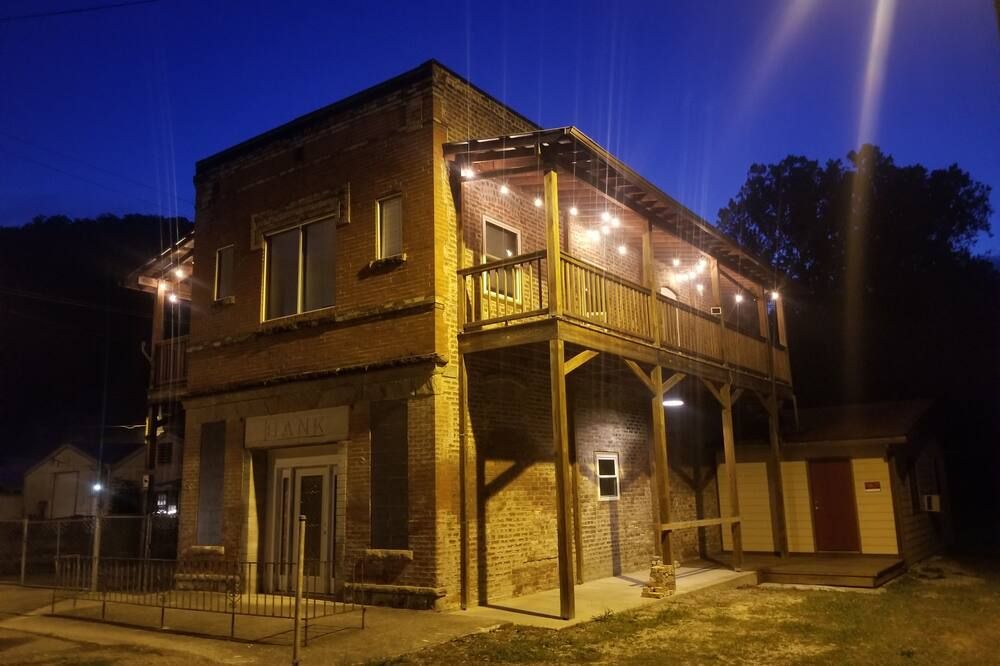 Modern Apartment in Historic Building - Rocky Top - Edificio