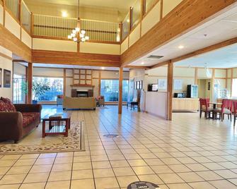 Country Inn & Suites by Radisson, Bend, OR - Bend - Lobby