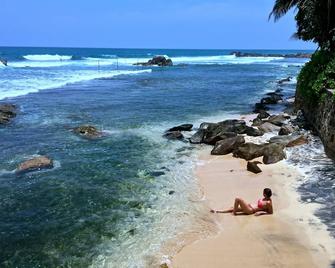 Satin Doll - Galle - Spiaggia