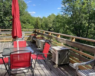 Mountain Top Escape - Putney - Balcony