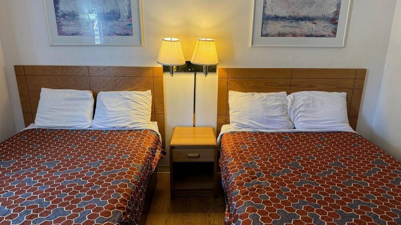 Economy Inn Cadillac